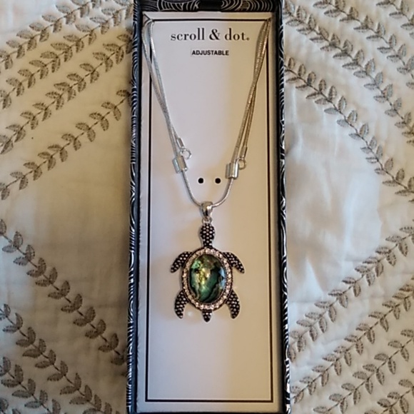 Necklace - Picture 1 of 2